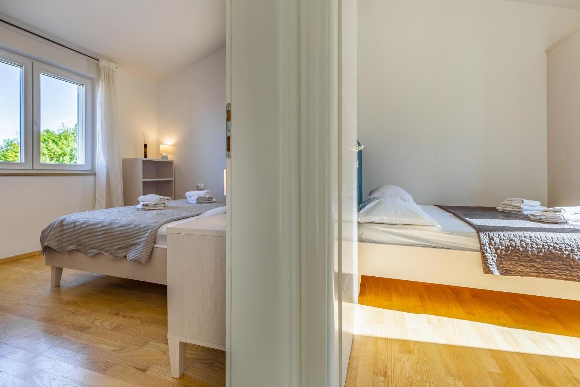 Villas Lotus With Pool And Jacuzzi Pula Exteriör bild