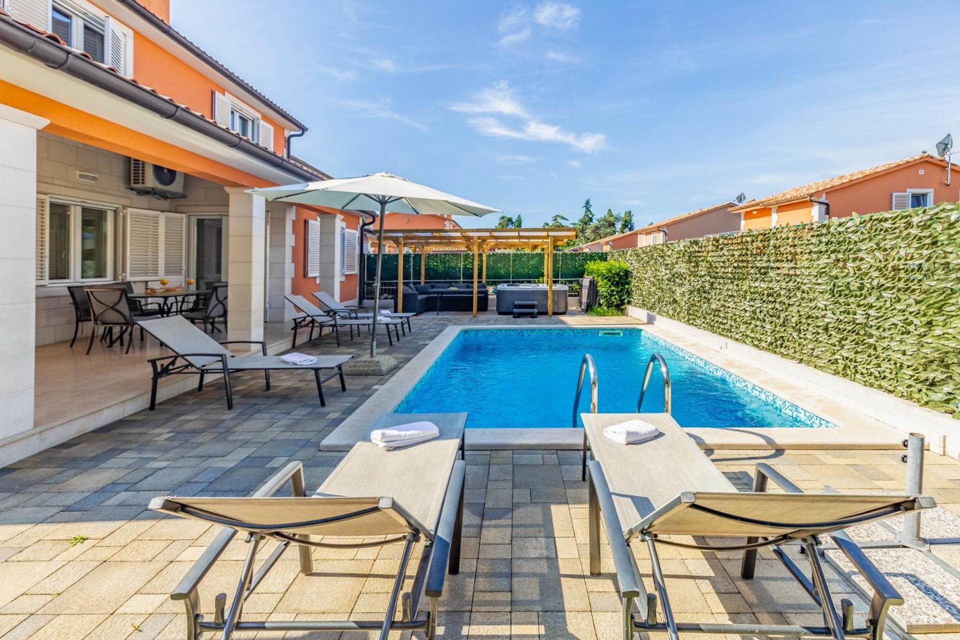 Villas Lotus With Pool And Jacuzzi Pula Exteriör bild