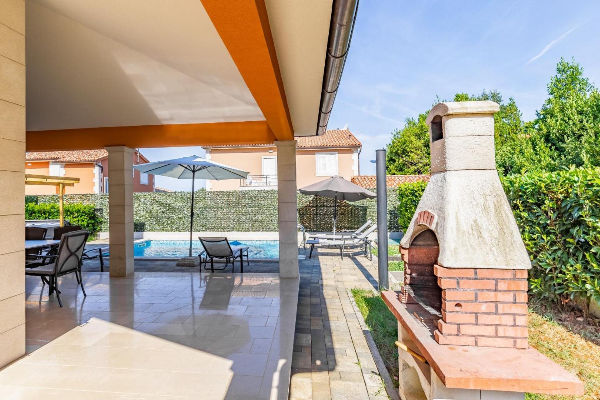 Villas Lotus With Pool And Jacuzzi Pula Exteriör bild