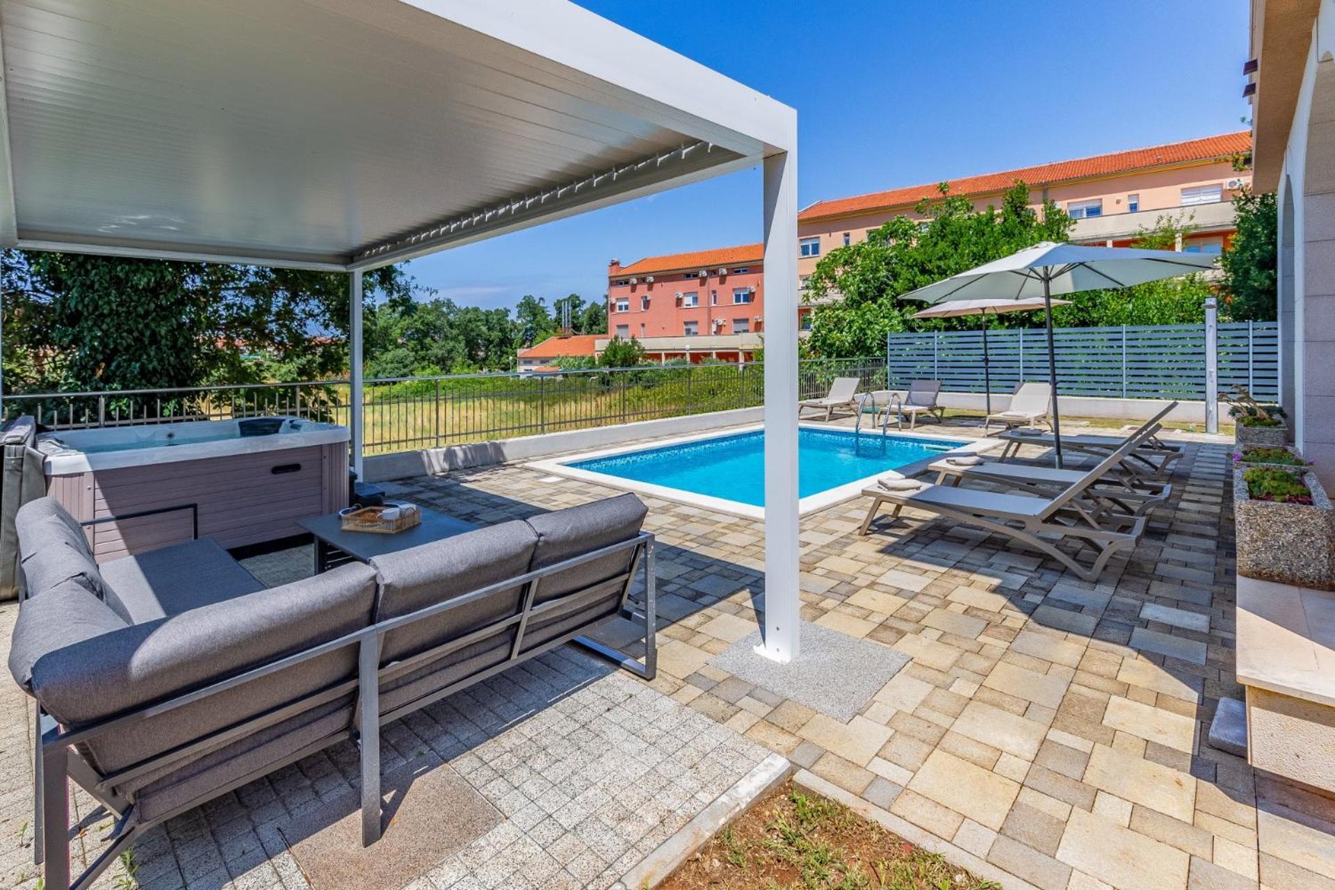 Villas Lotus With Pool And Jacuzzi Pula Exteriör bild