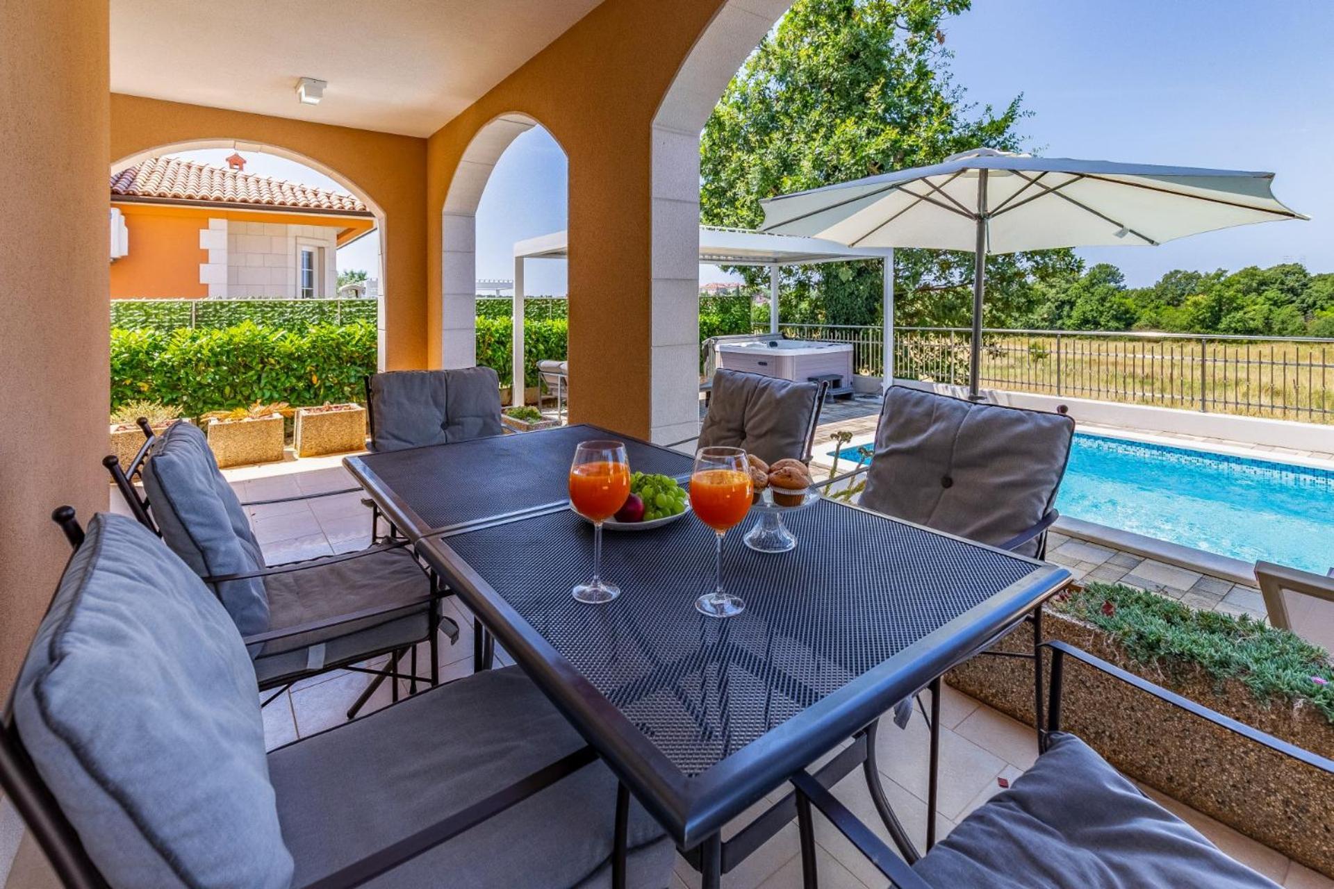 Villas Lotus With Pool And Jacuzzi Pula Exteriör bild