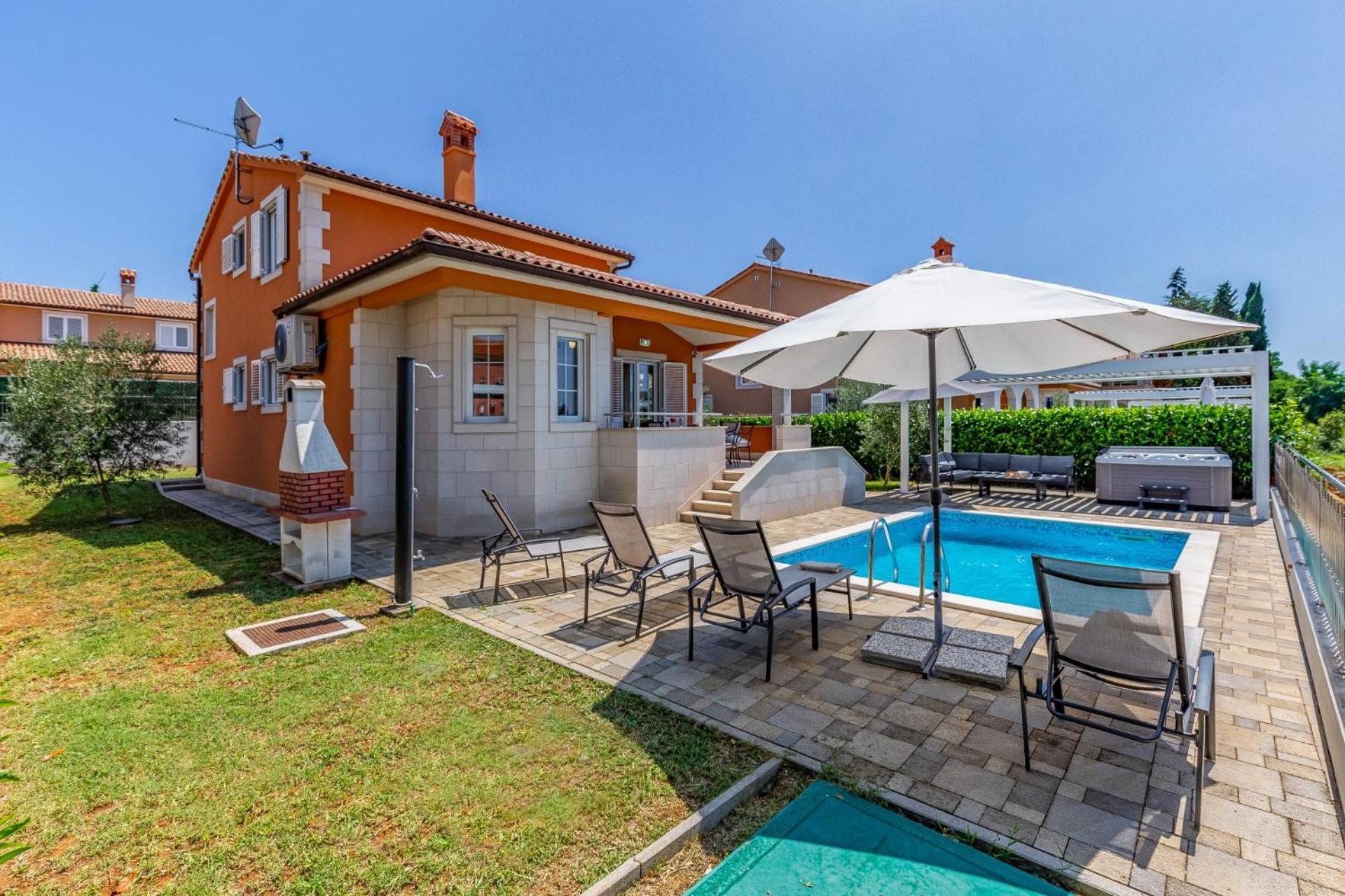 Villas Lotus With Pool And Jacuzzi Pula Exteriör bild