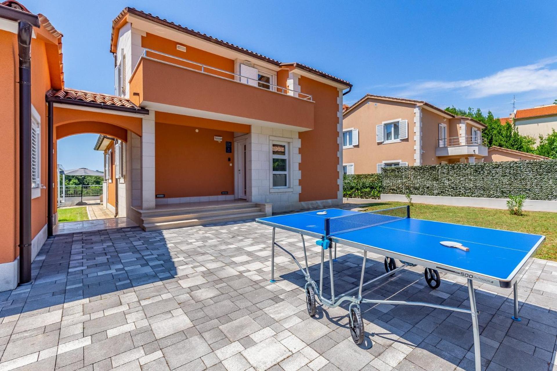Villas Lotus With Pool And Jacuzzi Pula Exteriör bild