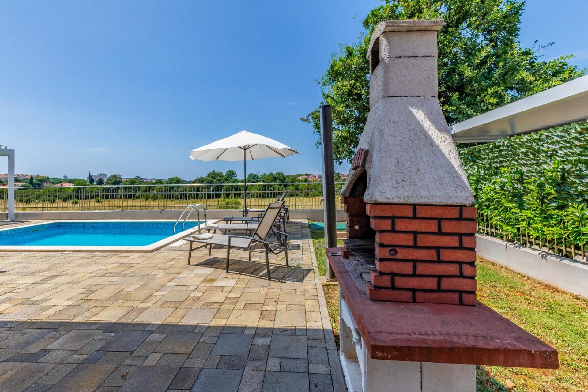 Villas Lotus With Pool And Jacuzzi Pula Exteriör bild